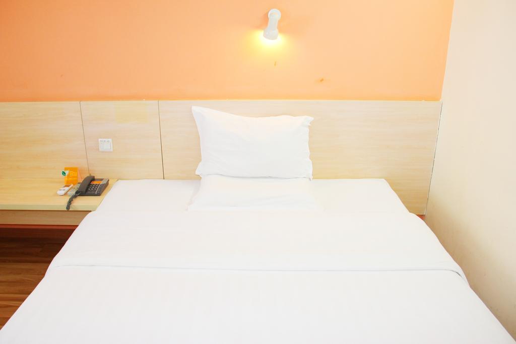 7Days Inn Foshan Coach Terminal Exteriör bild